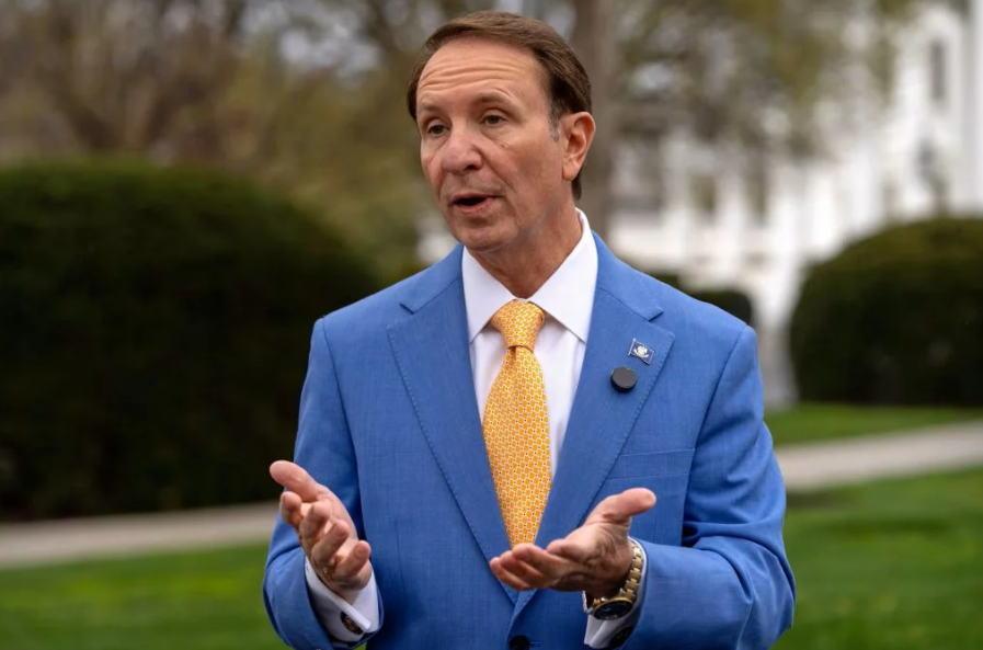 特朗普任命的特使:将让格陵兰岛成为美国的一部分