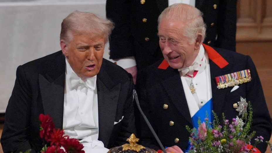 特朗普(左)今年9月访英期间出席查尔斯三世在温莎城堡举行的国宴。图源:外媒