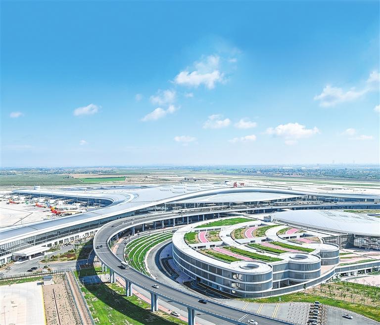 兰州中川国际机场T3航站楼 新甘肃·甘肃日报记者 丁凯