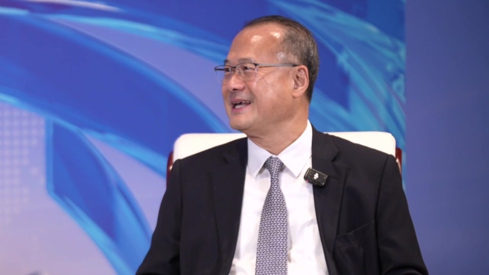 蔡冠深：过去香港搞不了高科技，是因为房地产太好做丨《封面》对话