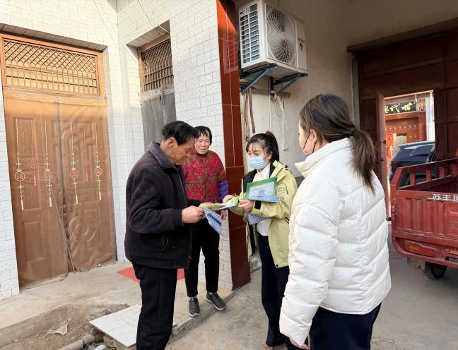 咸阳市生态环境局长武分局进村入户开展大气污染防治宣传活动