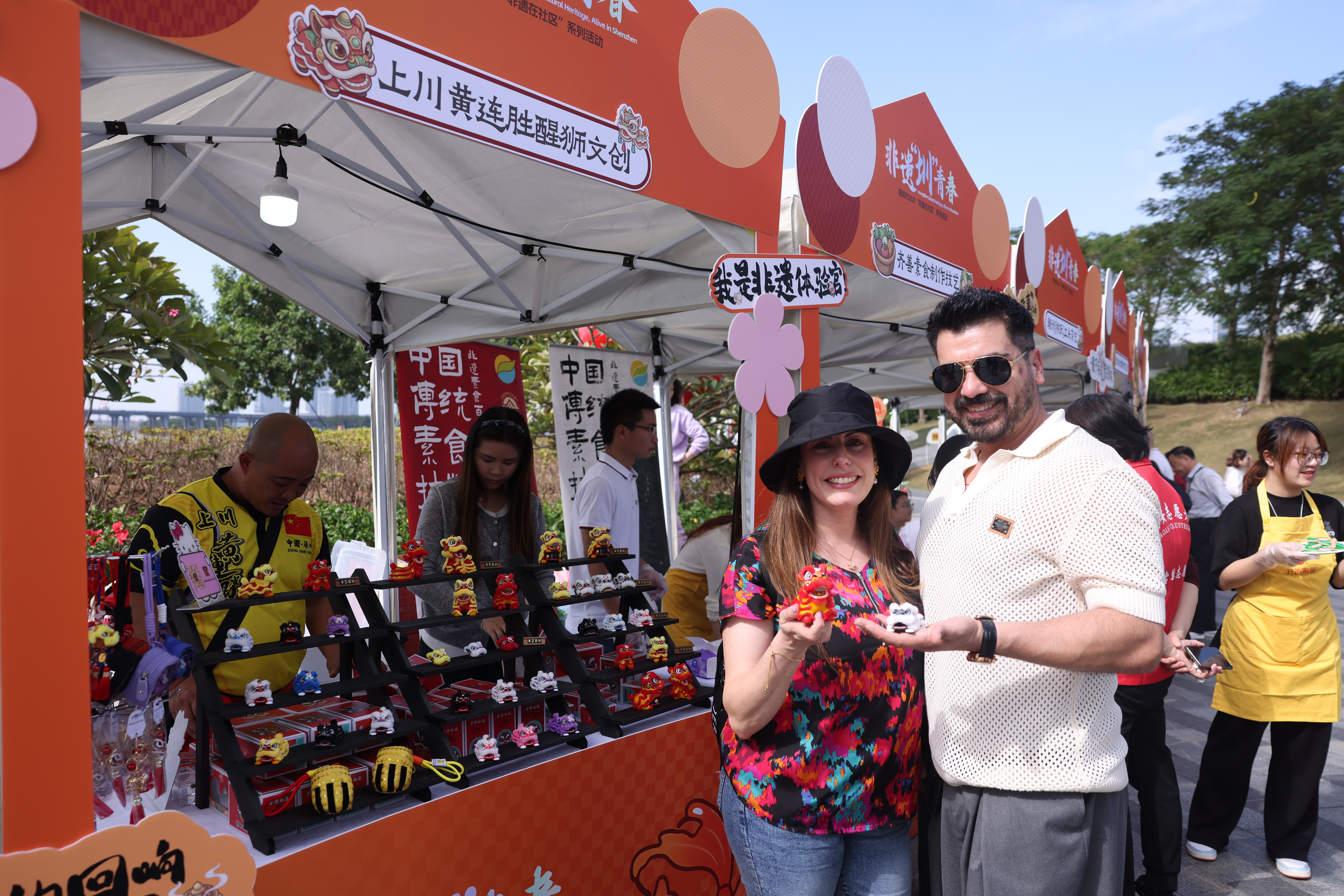 当古老技艺遇见青春鹏城，一场可看可玩可带走的非遗盛宴