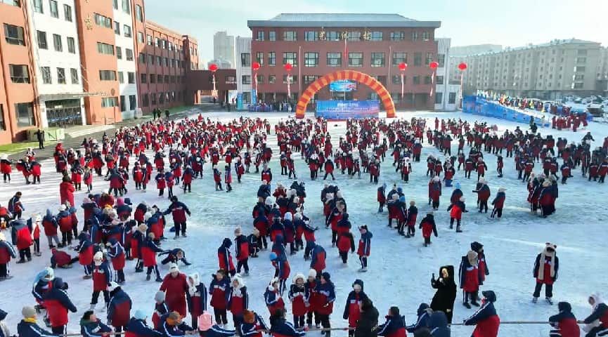黑龙江省中小学生冰雪周在佳木斯市启幕