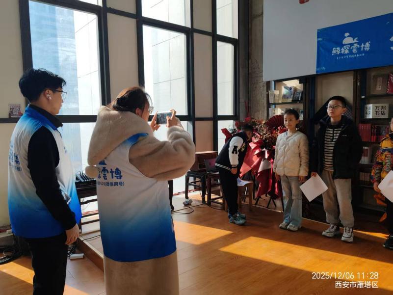 AI课程实践走进社区 欧亚通识教育赋能双向成长