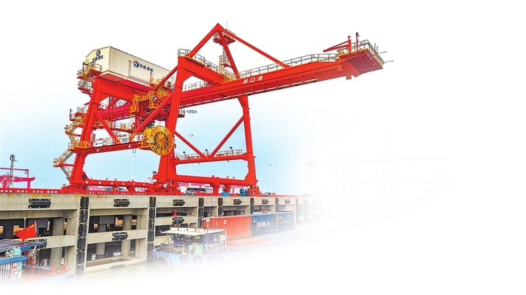 12月24日，沙颍河畔，汽笛长鸣，由河南交投旗下河南港航集团投资、中交二航局承建的周口港中心港区中心作业区（一期）正式开港运营。