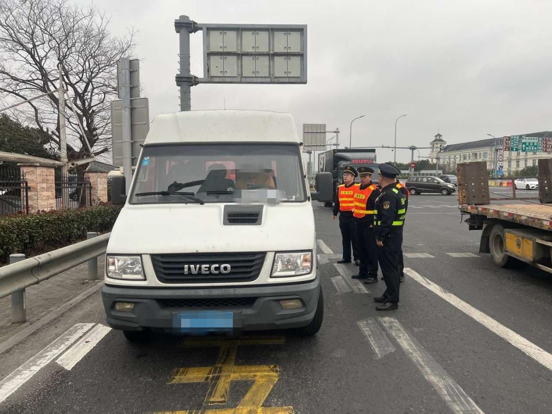 数字天眼锁定“隐形杀手” 海曙执法精准查处非法改装车辆