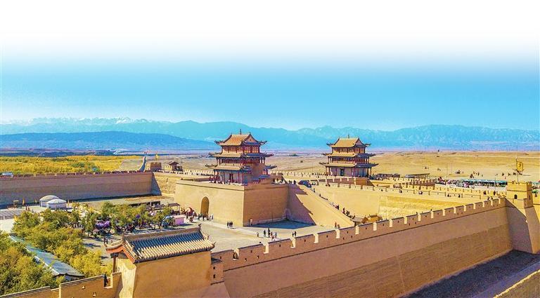 俯瞰嘉峪关关城