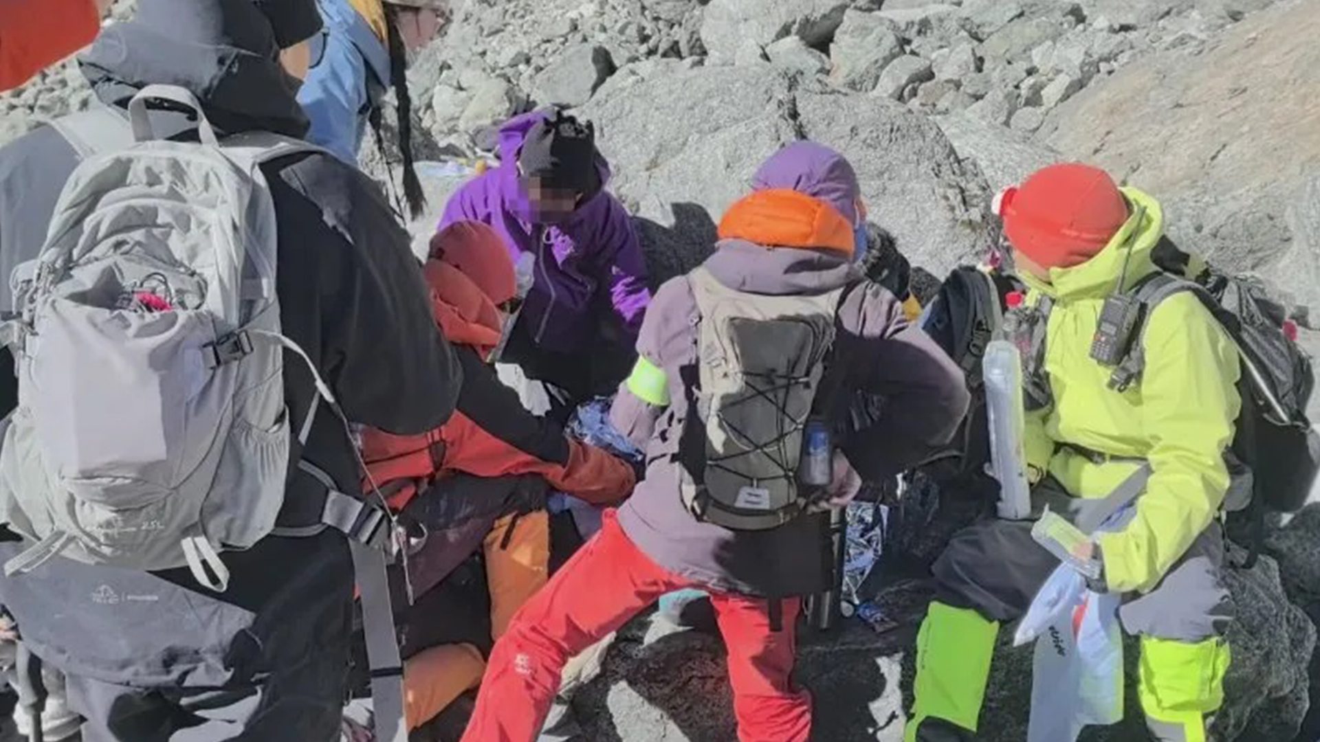 23岁硕士徒步去世前已主动返程，知情人发声：系大学登山队成员，非户外小白，“可能与高反无关”