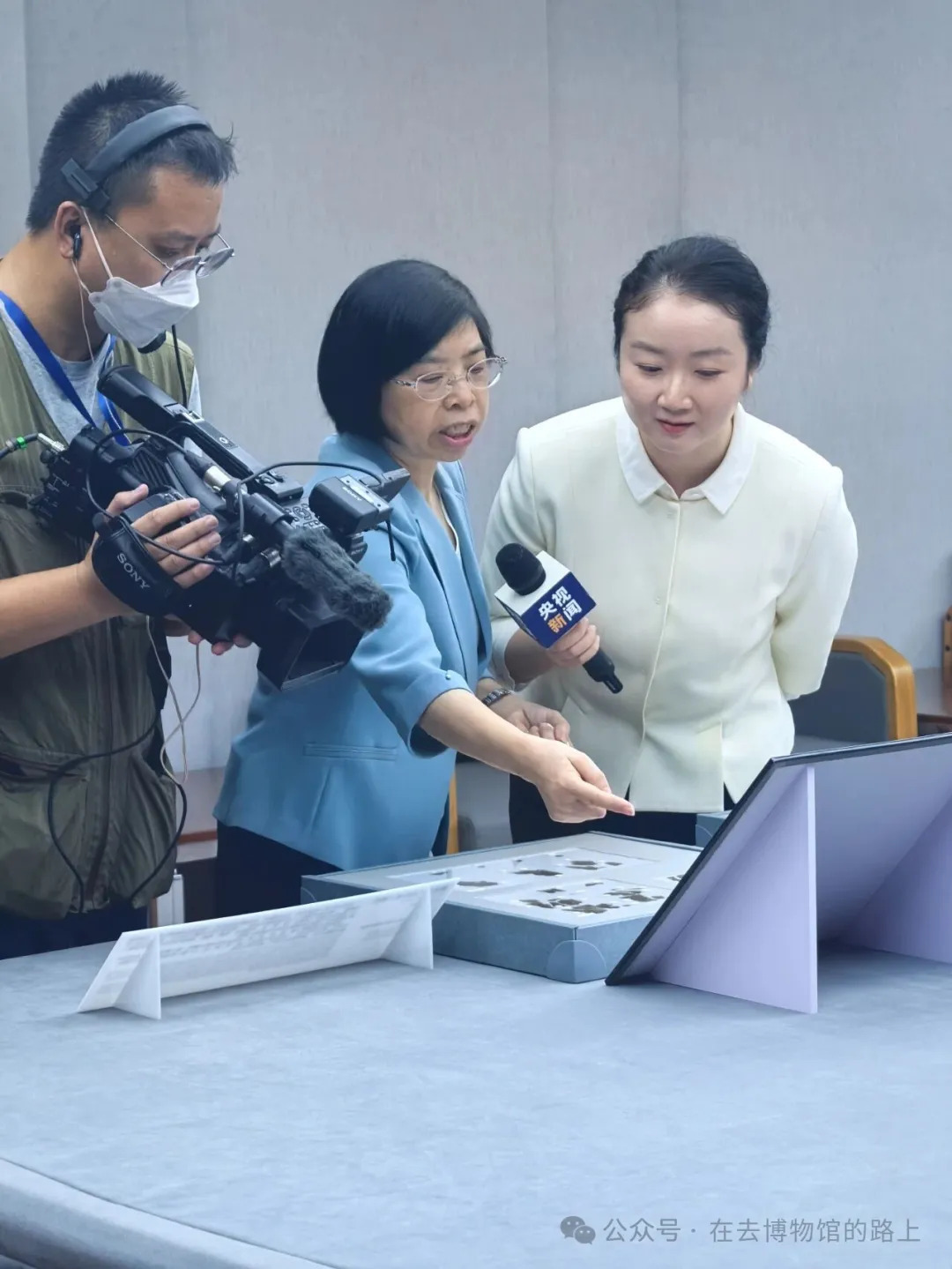 喻燕姣参加央视直播。