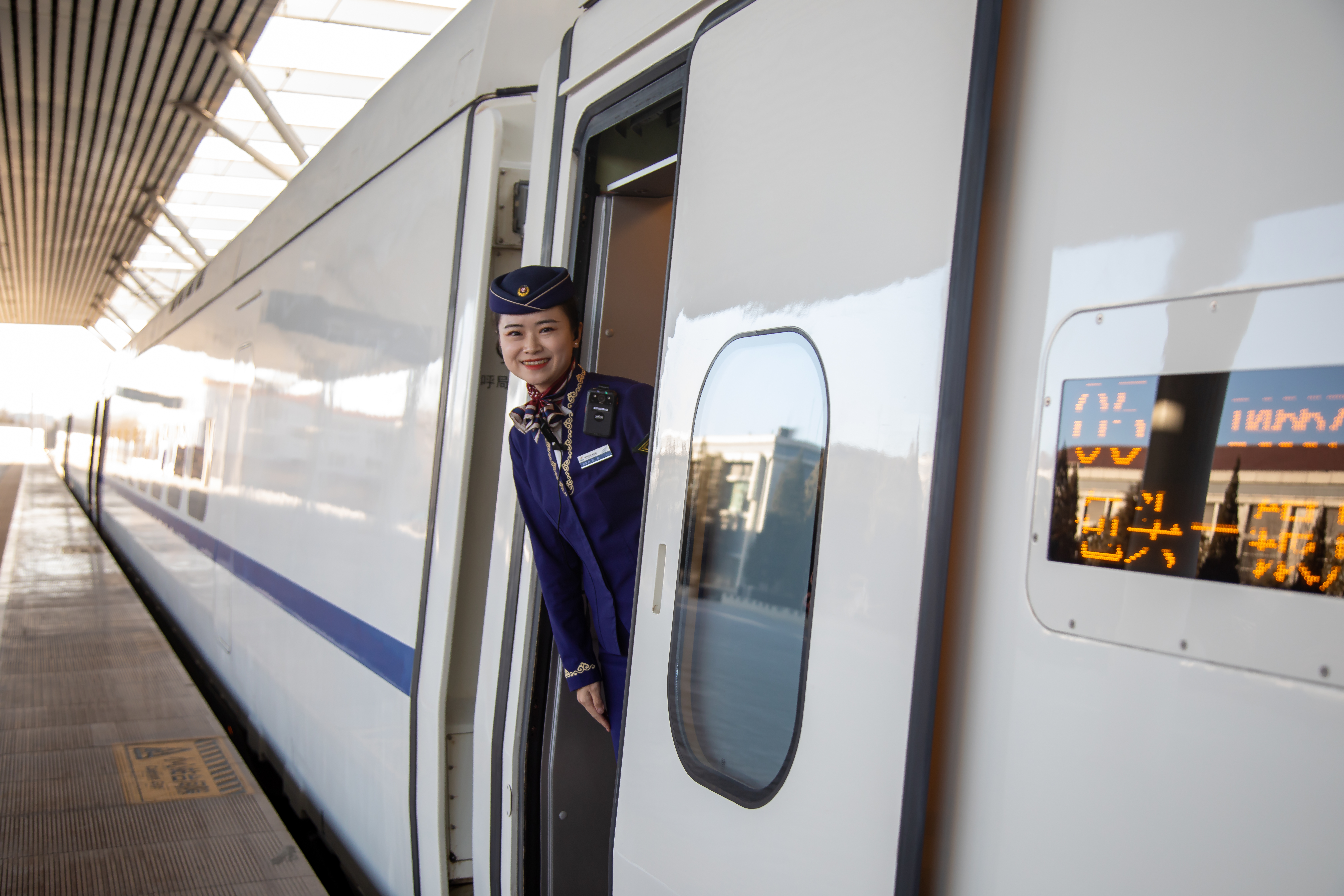 包银高铁包头至惠农段正式通车