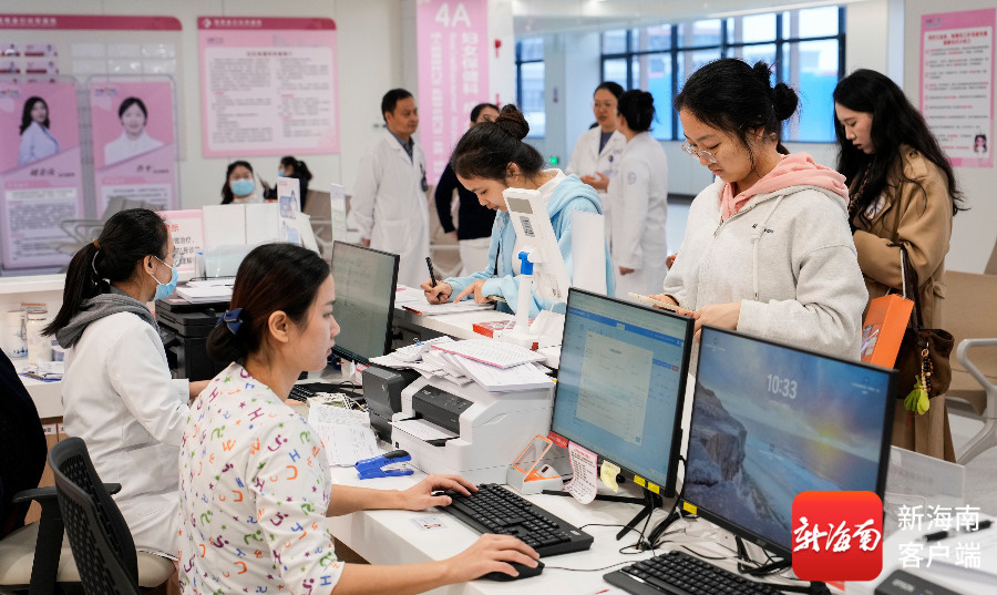 12月26日，备受瞩目的国产九价人乳头瘤病毒（HPV）疫苗在海南正式启动首批接种。记者 李昊 摄