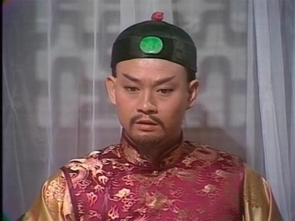 电视剧《书剑恩仇录》(1976)里郑少秋扮演的乾隆