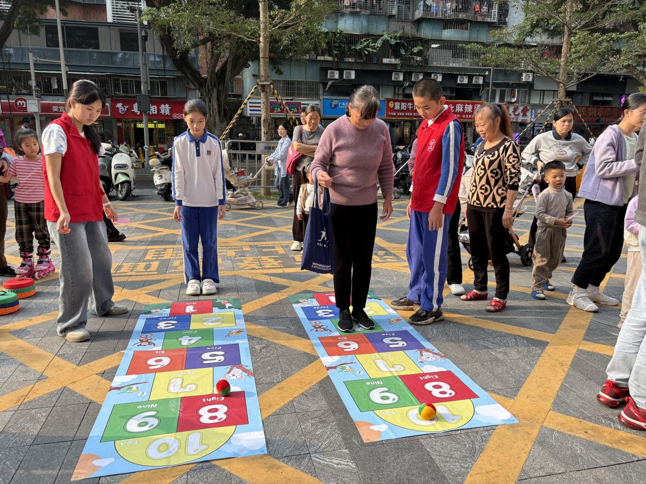 银龄童趣同欢乐,流塘社区老少嘉年华开启代际融合之旅