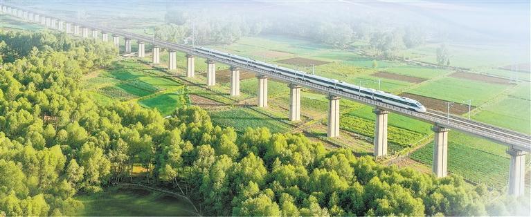 兰州至张掖高铁中川机场至武威东段 新甘肃·甘肃日报记者 冯乐凯