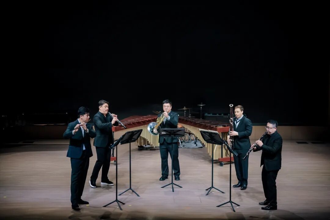 弗朗茨&middot;约瑟夫•海顿《降B大调嬉游曲》第一乐章 长笛：袁龙；单簧管：衣丞；双簧管：崔骁峥；巴松：Benjamin Moermond（莫班文）；圆号：吴天遐