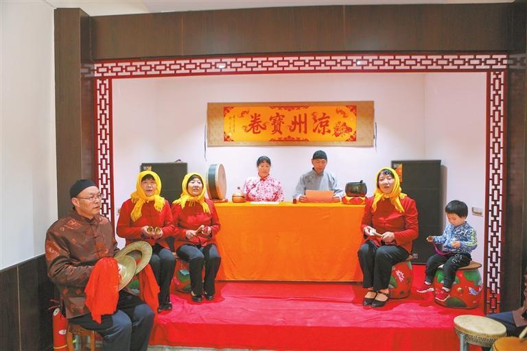 凉州宝卷说唱现场　姜爱平