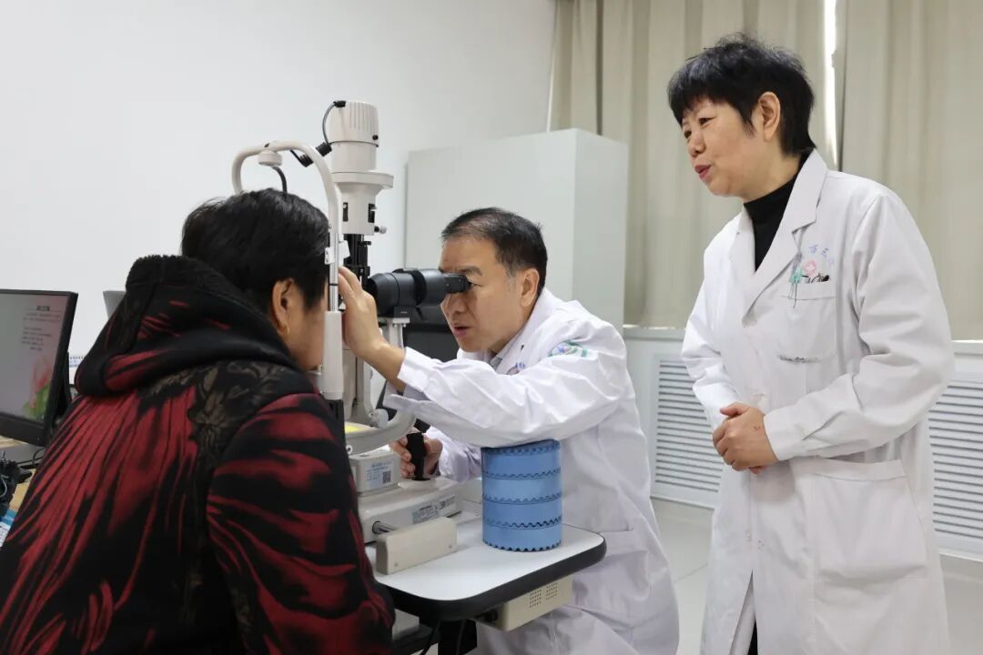 张国明副院长带队慰问医疗队