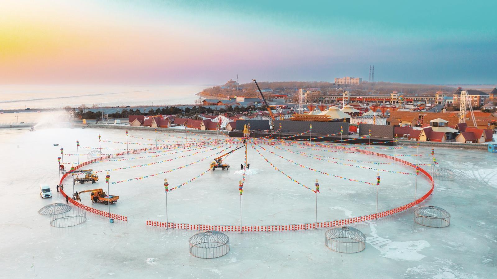 正在建设中的冰雪渔猎文化节开幕式主会场。