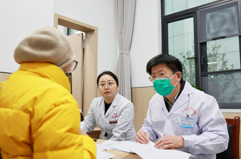 “到高新院区·看沪赣名医”大型义诊活动。