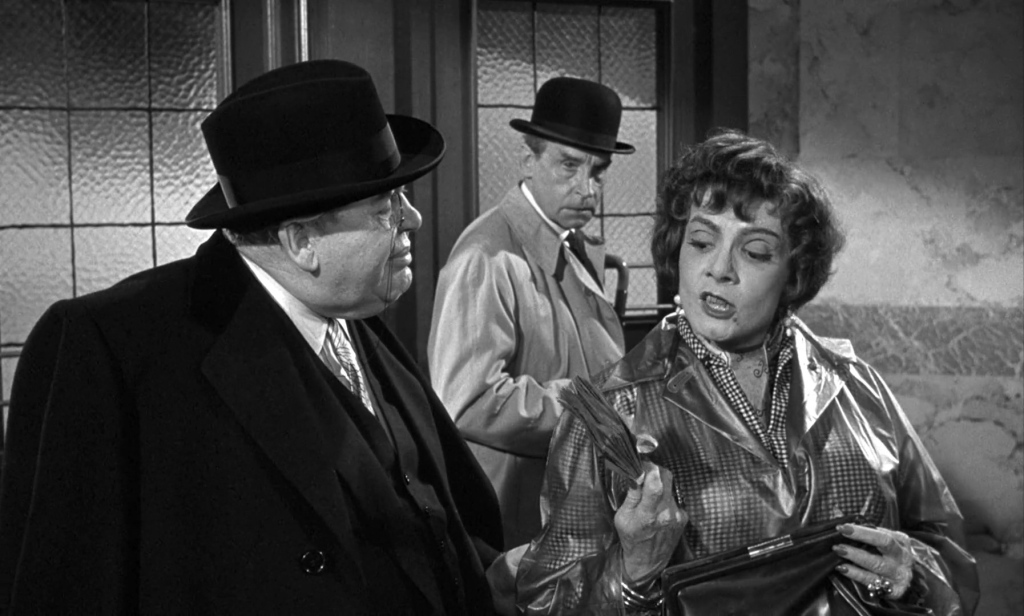 梅修（中）由童自荣配音