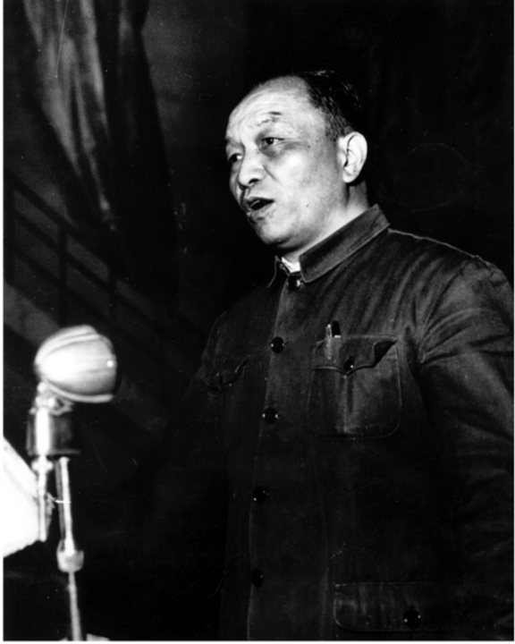 1959年，江隆基给兰州大学全体师生作报告。