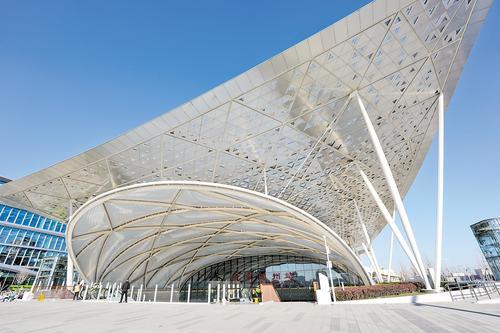 12月25日拍摄的北京通州站外景。新华社记者 鞠焕宗摄