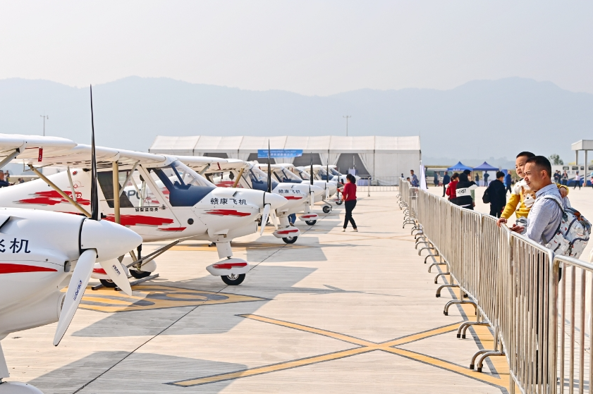 赣州低空经济“振翅高飞”。 朱海鹏/摄