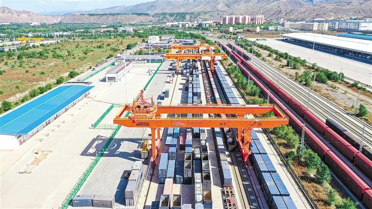 甘肃(兰州)国际陆港 新甘肃·甘肃日报记者 马伊星