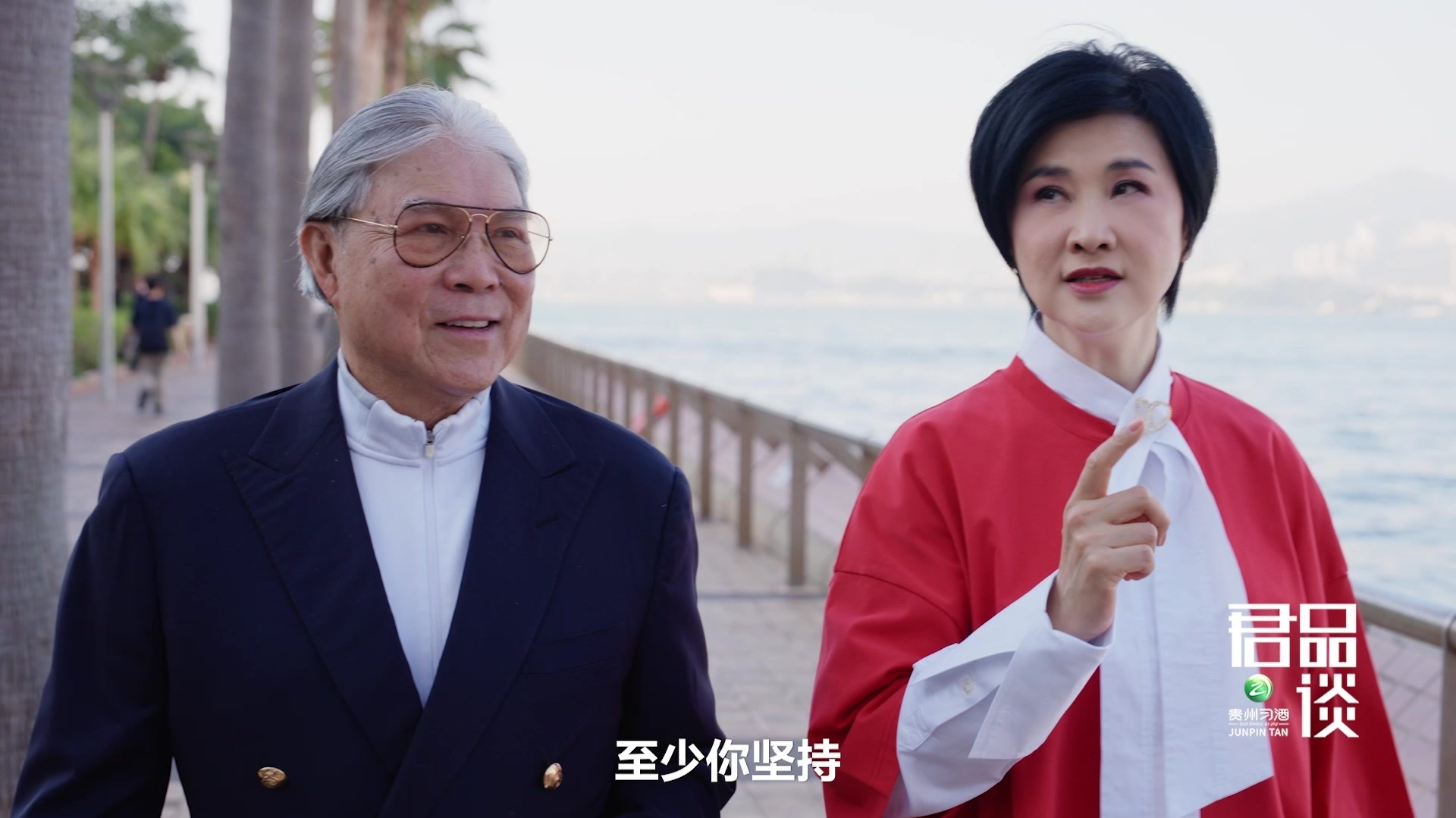 霍震霆坚持每日1小时网球，践行体育强身的健康理念