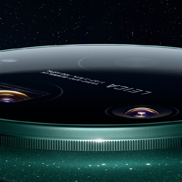 小米最惊艳、最薄的Ultra!小米17 Ultra星空绿外观细节公布:超大R角2D直屏