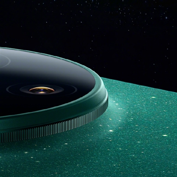 小米最惊艳、最薄的Ultra!小米17 Ultra星空绿外观细节公布:超大R角2D直屏