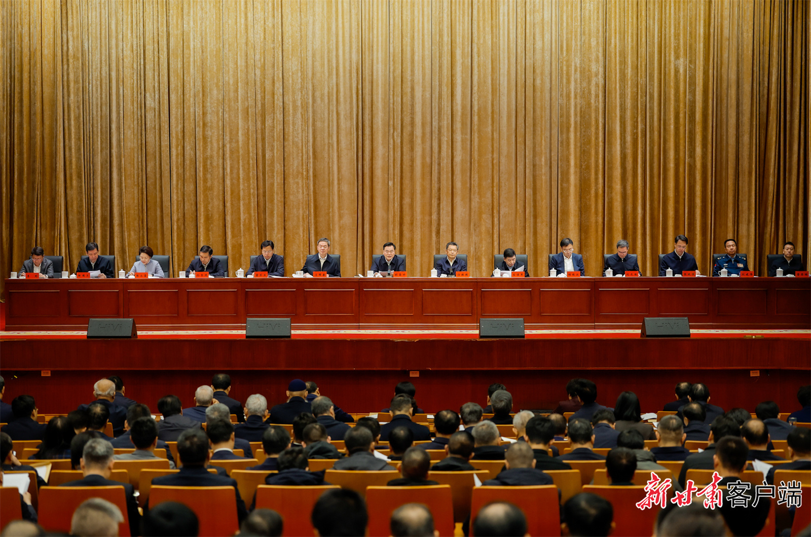 12月23日上午，省委经济工作会议在兰州召开，省委书记、省人大常委会主任胡昌升出席并讲话。新甘肃&middot;甘肃日报记者　孟捷