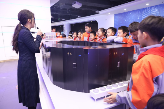 坐着地铁，逛吃泉城！济南地铁三线齐发，这份“漫游指南”请收好