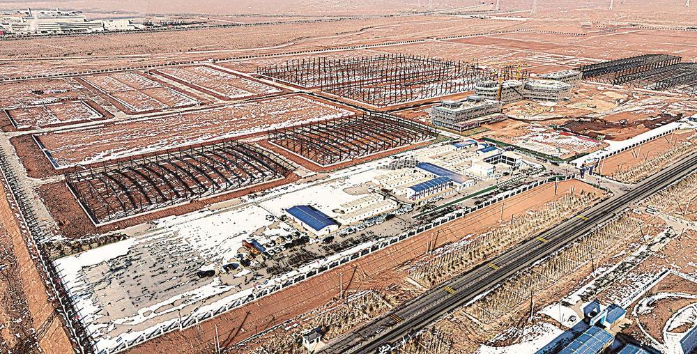 位于张掖经开区循环经济示范园的甘肃金汇能年产10万吨动力电池先进材料产业项目计划总投资33.33亿元，今年8月开工建设，已完成投资4亿元。本报记者　成林　摄