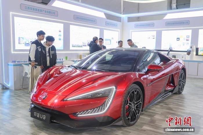 11月27日,2025世界绿色发展投资贸易博览会暨中国绿色食品博览会在江西南昌举行。刘力鑫 摄