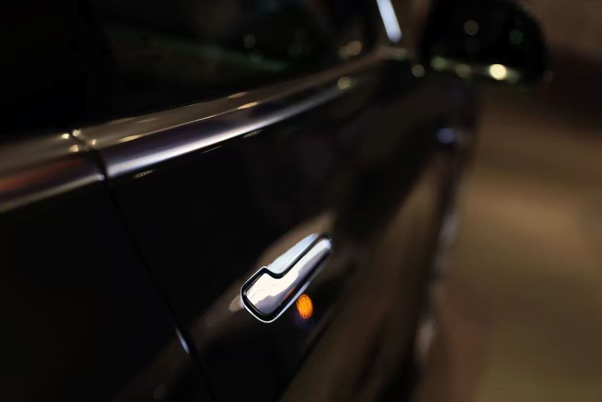 Model 3门把手