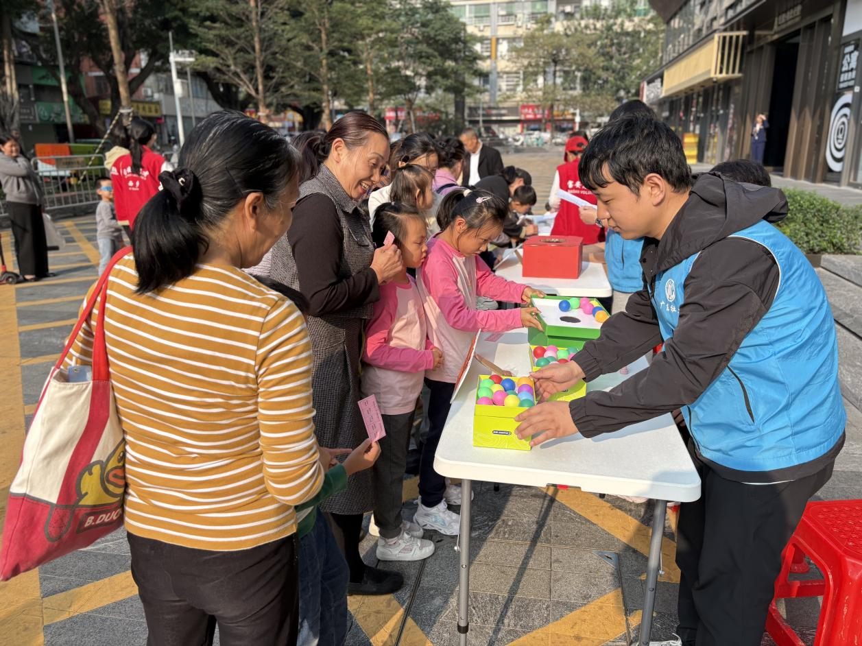 银龄童趣同欢乐,流塘社区老少嘉年华开启代际融合之旅