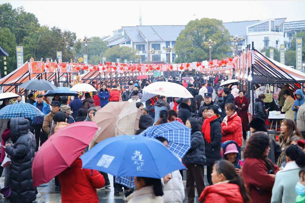 鹰潭龙虎山促消费系列活动启幕 文旅融合点燃新年烟火气
