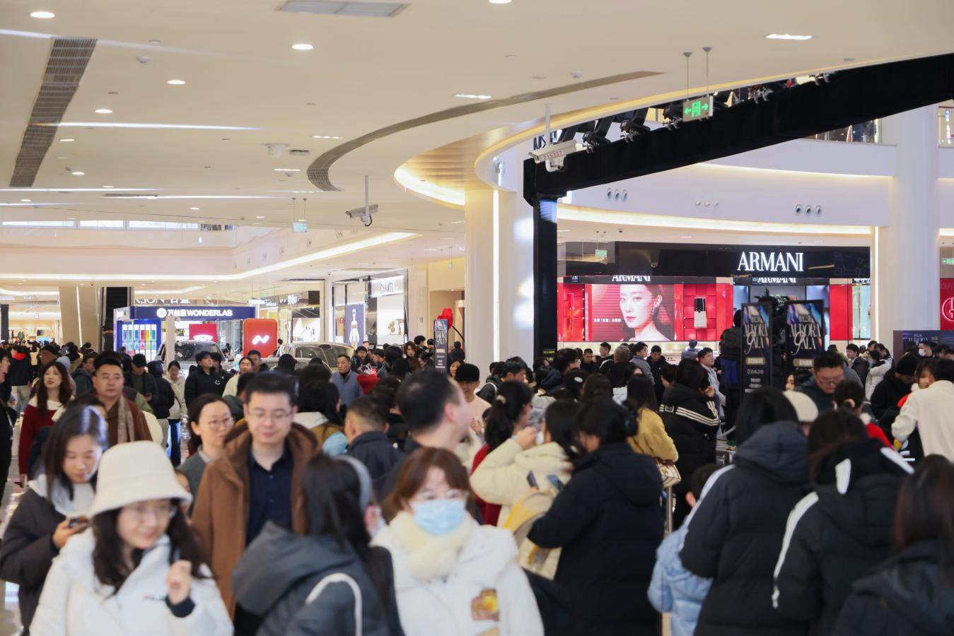 崂山区跨年夜消费热潮涌动 商超盛宴启新岁