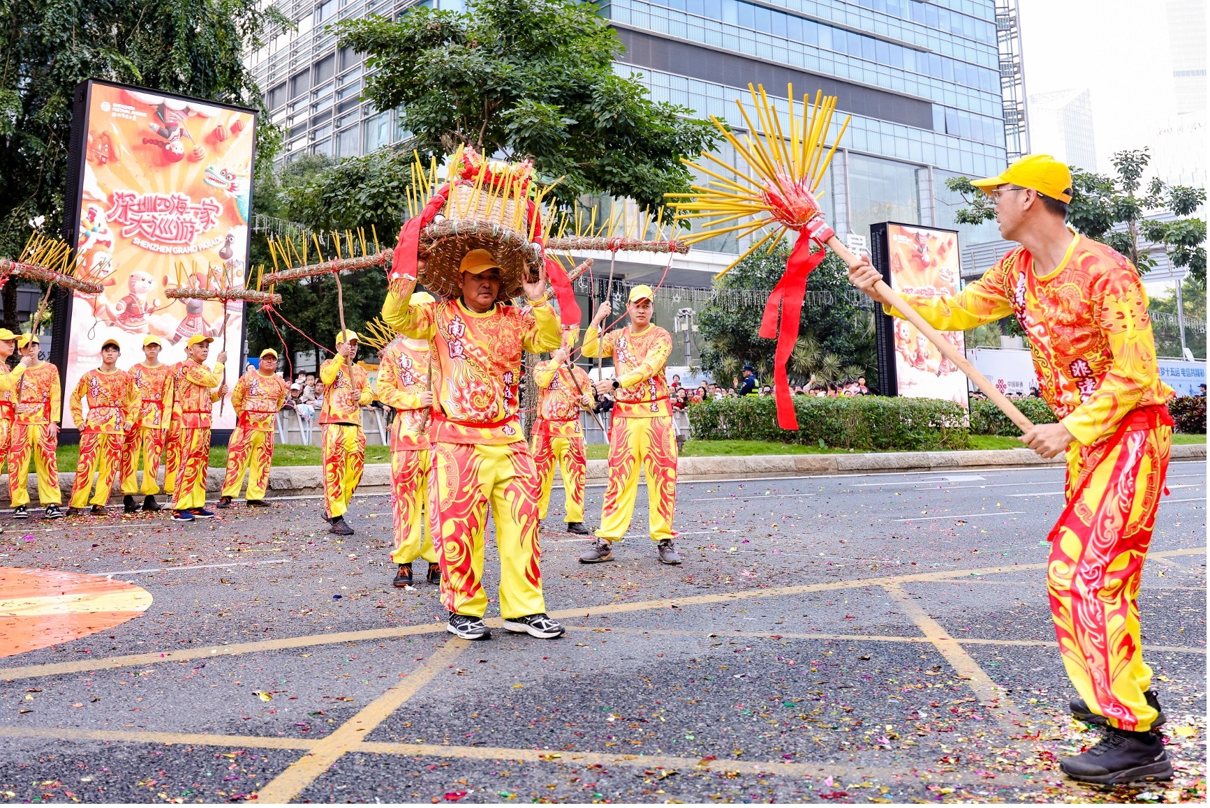 深圳节日大道上的“福田答卷”!2026深圳首场城市盛典四海一家大巡游活动精彩绽放
