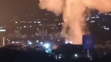 委内瑞拉首都遭美军空袭，当地民众传出惊叫