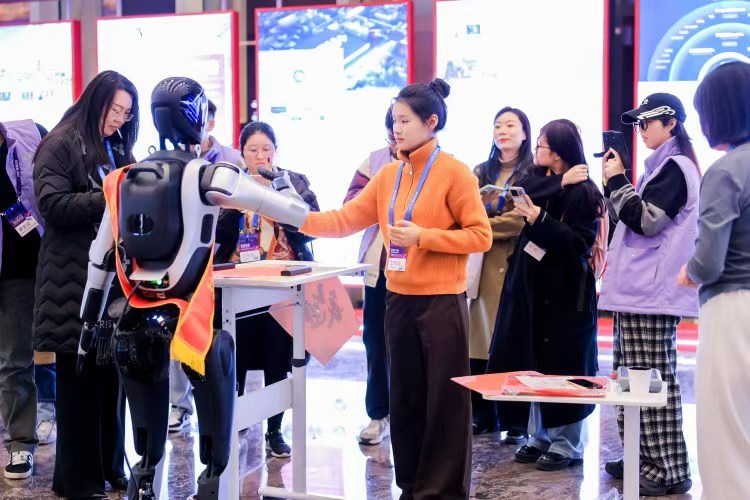 OPC星火燎原：苏州跨年夜的主角是年轻人