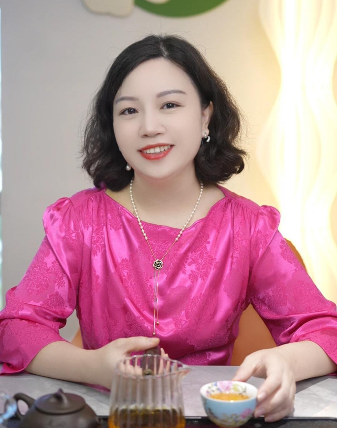 从“媒人”到行业标杆:“潮汕媒人苹果姐姐”的超级个体创业启示