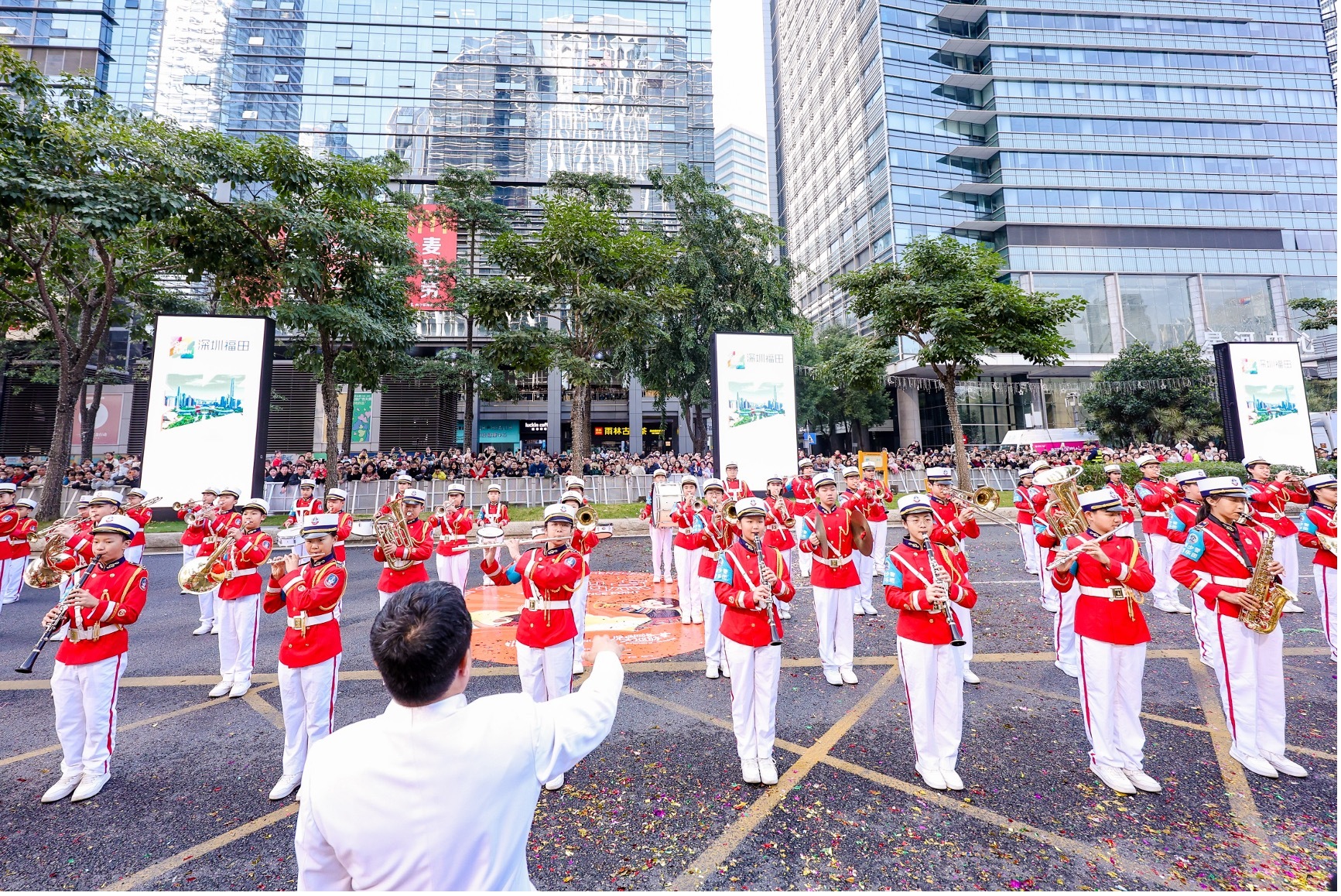 深圳节日大道上的“福田答卷”!2026深圳首场城市盛典四海一家大巡游活动精彩绽放