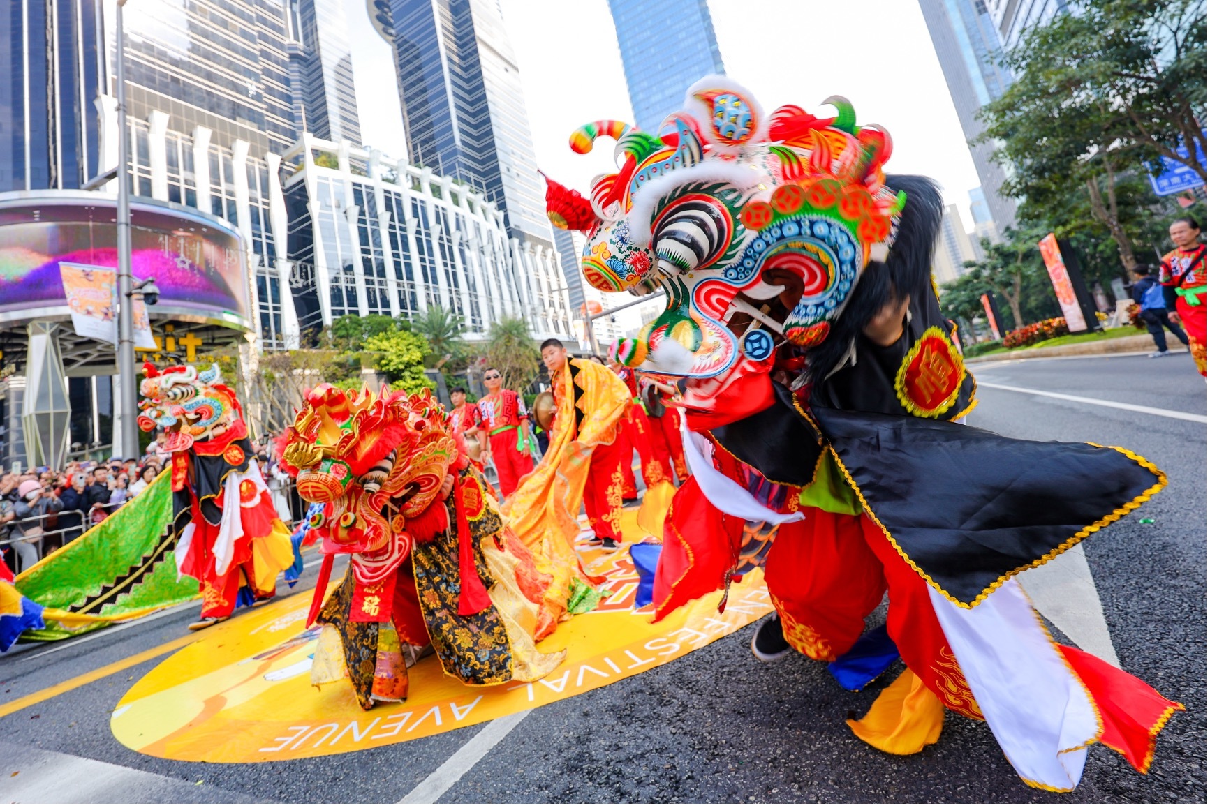 深圳节日大道上的“福田答卷”!2026深圳首场城市盛典四海一家大巡游活动精彩绽放