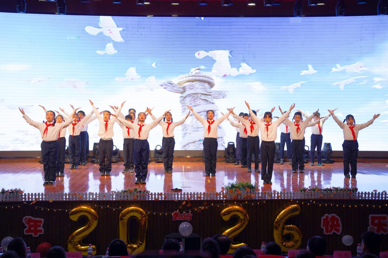 枫韵启新章 童声贺元旦——盐城枫叶双语学校小学部新年联欢会圆满举行