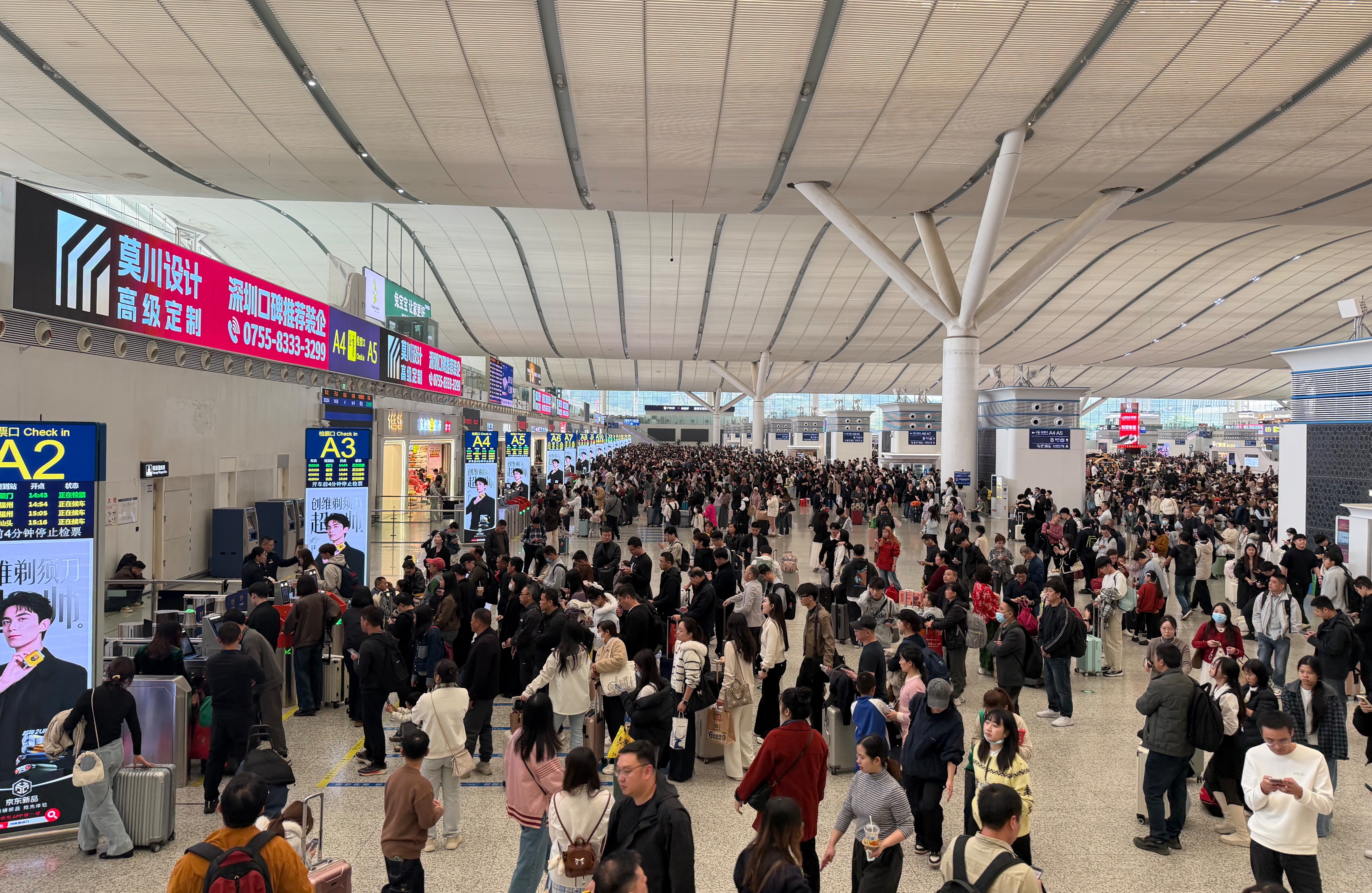 多增一千万人次 湾区枢纽深圳北站成为“客流王”