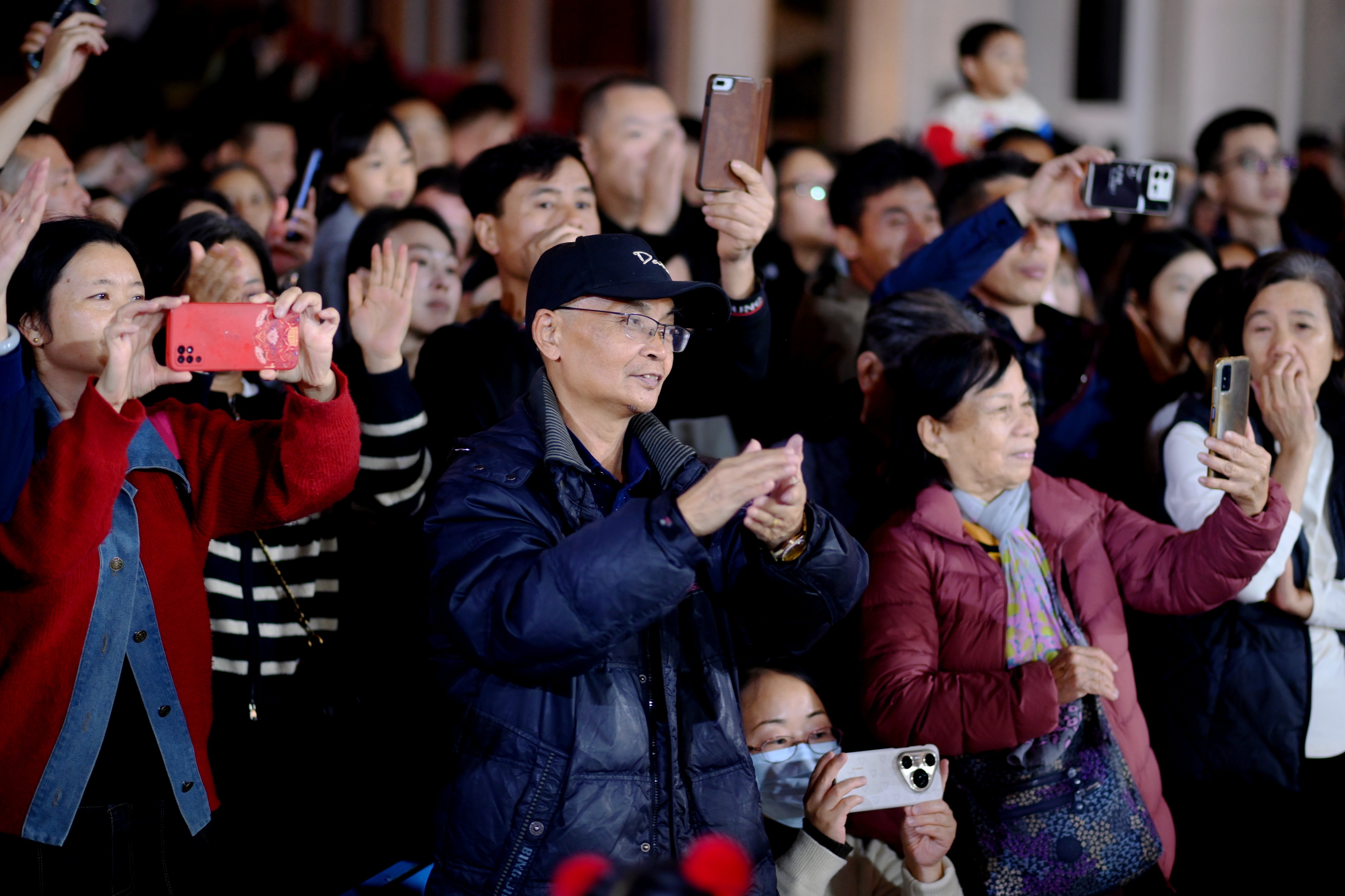 沪粤和鸣 点亮中山老街跨年夜