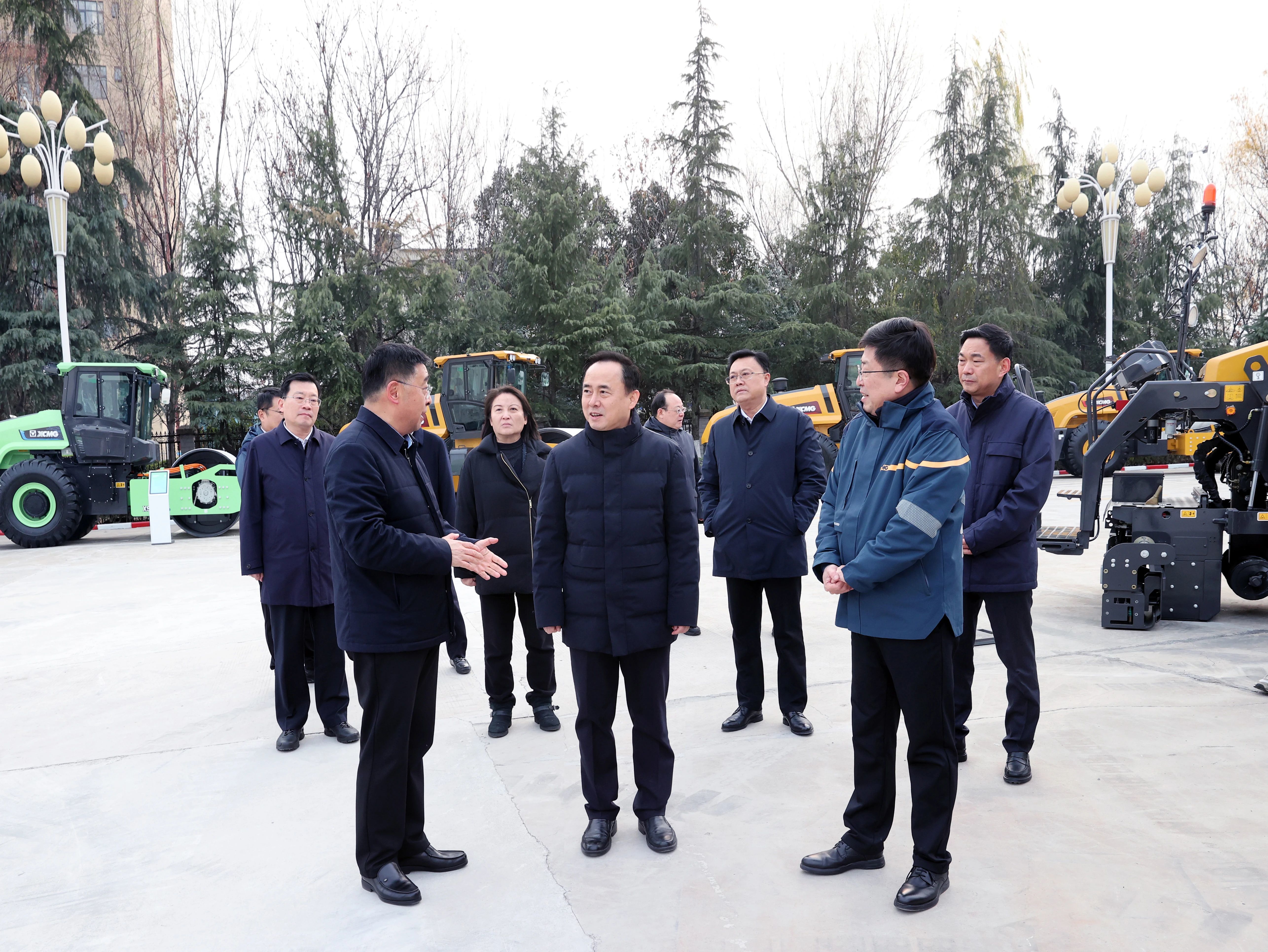 宋乐伟勉励徐工集团:提质增效强动能 创新突破攀高峰 为打造世界级工程机械产业集群贡献徐工力量