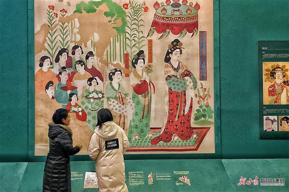 位于兰州的敦煌艺术馆以“数字敦煌”为纽带，让莫高窟艺术走出戈壁石窟，在黄河之畔续写文明传承新篇。新甘肃&middot;每日甘肃网通讯员　芦军　摄